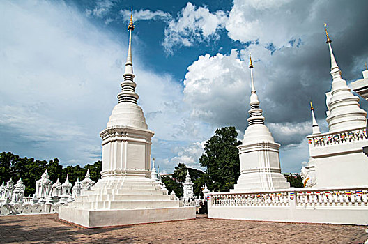 东南亚泰国金色佛塔寺庙