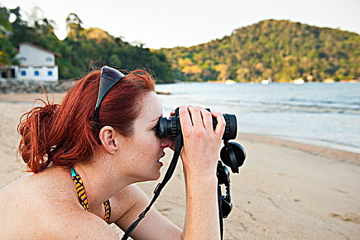 女人,双筒望远镜,海滩,靠近,哥斯达黎加,里约热内卢,巴西