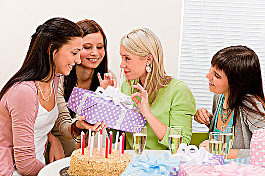 生日派对,高兴,女人,礼物,香槟,蛋糕