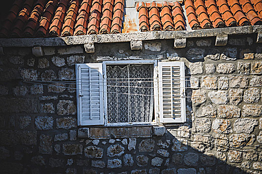 打开,窗户,老,石头,建筑,杜布罗夫尼克,克罗地亚,百叶窗