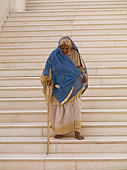 老年,女人,楼梯,拐棍,印度