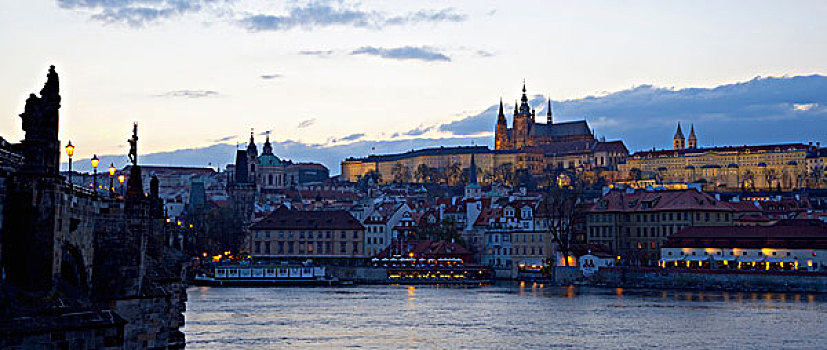 桥,河,伏尔塔瓦河,城堡区,拉德肯尼,黄昏,布拉格,捷克共和国,欧洲