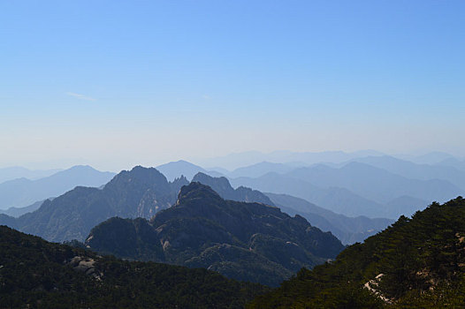 黄山,重峦叠嶂