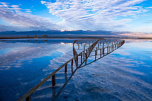 盐湖晨景