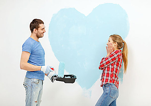 修理,建筑,家,概念,微笑,情侣,上油漆,大,心形,墙壁,在家