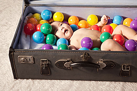 婴儿,幼仔,躺下,手提箱,彩色,跳舞,球