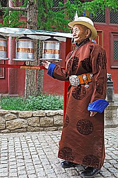 老人,穿,传统,旋转,转经轮,佛教,寺院,乌兰巴托,蒙古,亚洲