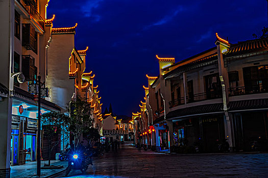 夜景,灯光,蓝色,街道,房子,建筑群,红灯笼,徽派,局部,质感,素材,平面
