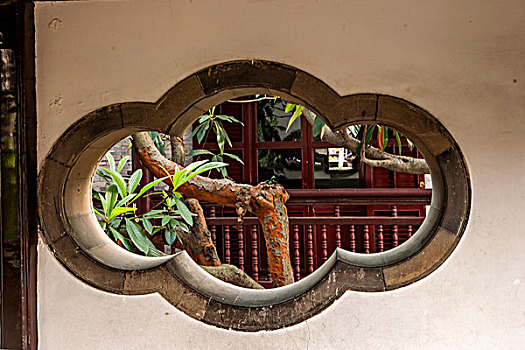 扬州,晚清第一园,---何园园林中经典,墙窗