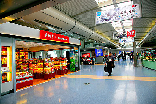 重庆江北机场候机大厅购物中心