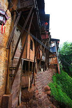 贵州赤水丙安古镇只有一条狭窄的石板街