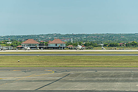 登巴萨机场