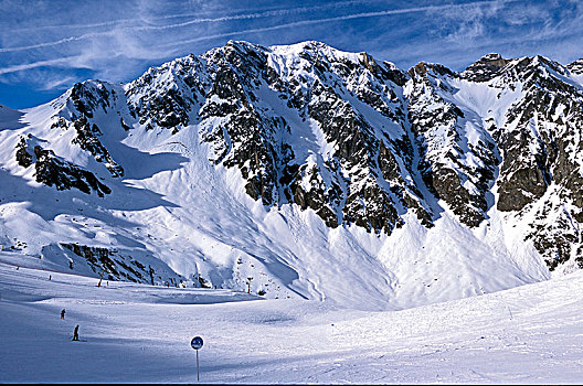 法国,比利牛斯山脉,山谷,滑雪胜地