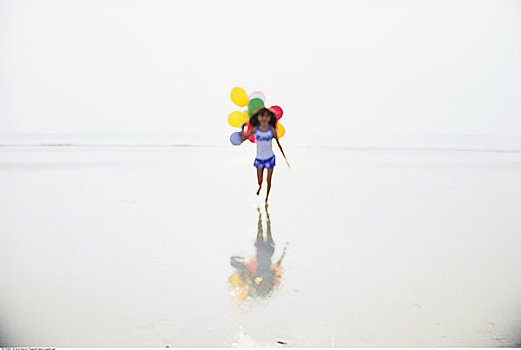 女孩,跑,海滩,气球
