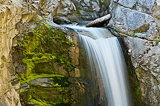 瀑布,雷尼尔山国家公园,华盛顿,美国
