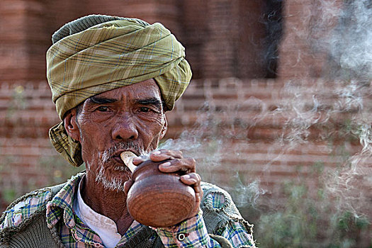 地方特色,老人,穿,缠头巾,吸烟,雪茄,头像,蒲甘,曼德勒,区域,缅甸,亚洲