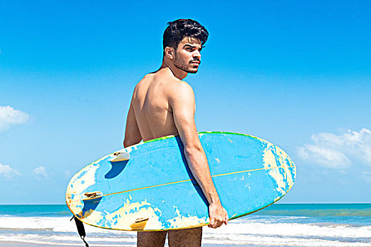 男青年,站立,海滩,拿着,冲浪板,巴西