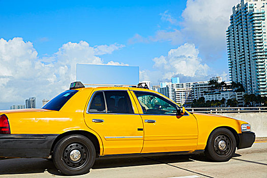 迈阿密海滩,黄色出租车,出租车,桥,佛罗里达,美国