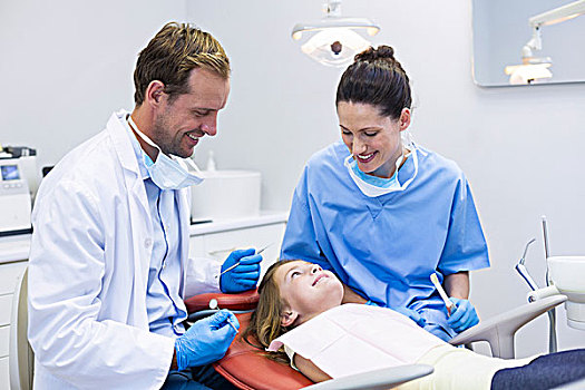 微笑,牙医,互动,孩子,病人,牙科诊所
