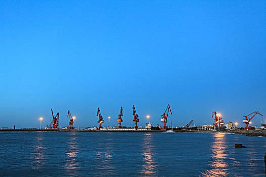工业码头
