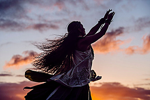 剪影,女人,草裙舞,跳舞,穿,传统服装,黄昏,毛伊岛,夏威夷,美国