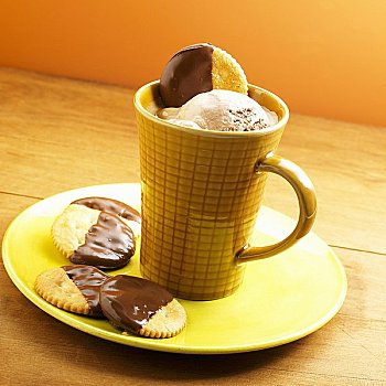 大杯,热巧克力,巧克力冰淇淋,饼干