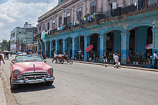 老爷车,老城,哈瓦那,古巴