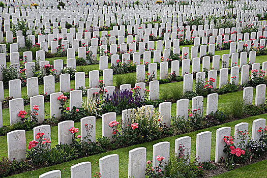 小床,军事墓地,第一次世界大战,墓地,白色,墓碑