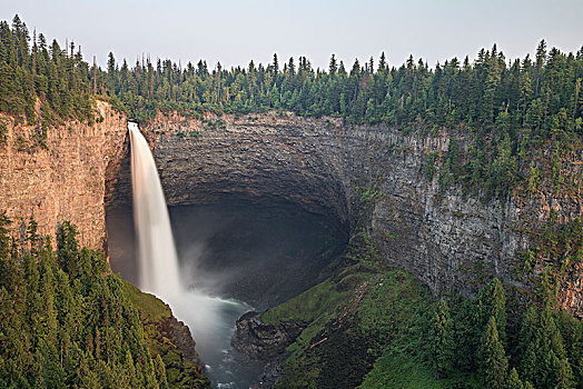 瀑布,威尔斯格雷省立公园,河,不列颠哥伦比亚省,加拿大,北美