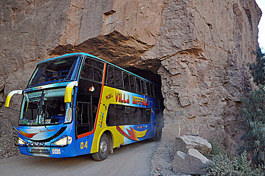 巴士,驾驶,狭窄,隧道,波托西地区,玻利维亚,南美