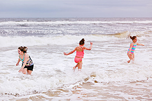 三个女孩,玩,海洋,波浪,岛屿,阿拉巴马,美国