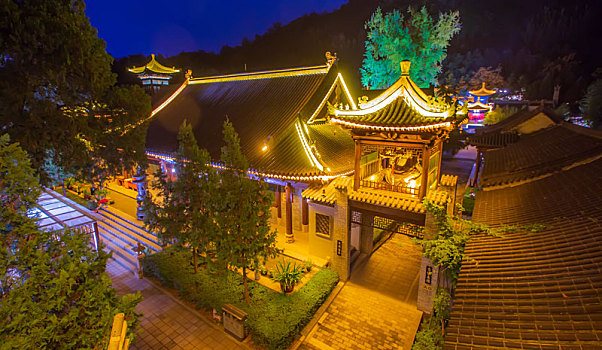 西安古观音禅寺夜景