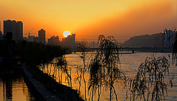 黄河落日