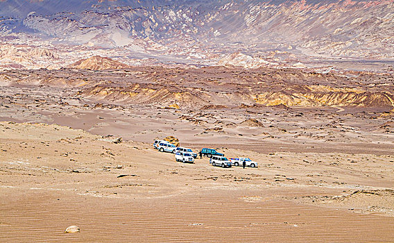 新疆,沙漠,沙岩,车队