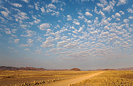 碎石路,干燥,朴素,隔绝,山,脊,绒毛状,云,边缘,纳米布沙漠,夜光,荒野,自然保护区,纳米比亚,非洲