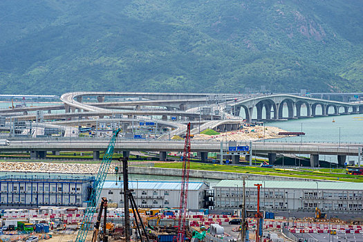 通往香港国际机场与港珠澳大桥的高架公路桥梁