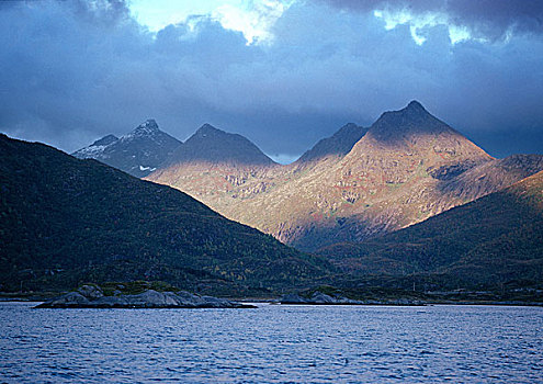 挪威,山,影子,靠近,海洋