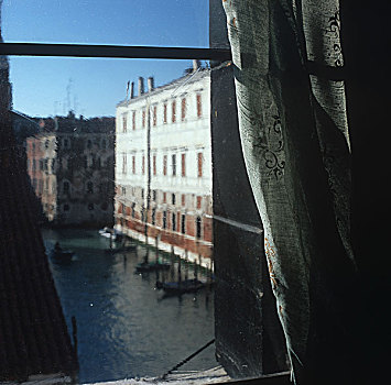 窗户,运河
