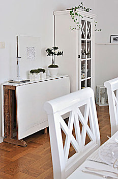 白色,木椅,桌面布置,装饰,折叠,桌子,柜子,背景