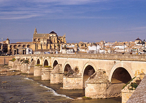 罗马桥,清真寺,科多巴,西班牙