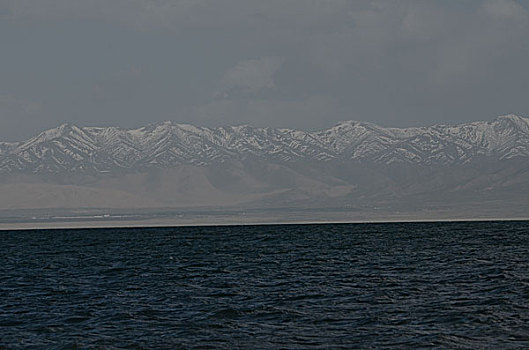 天际青海湖