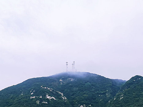 浙江嵊泗列岛的花鸟岛云雾