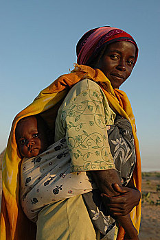 女人,婴儿,背影,露营,人,近郊,西部,达尔富尔,苏丹,十一月,2004年