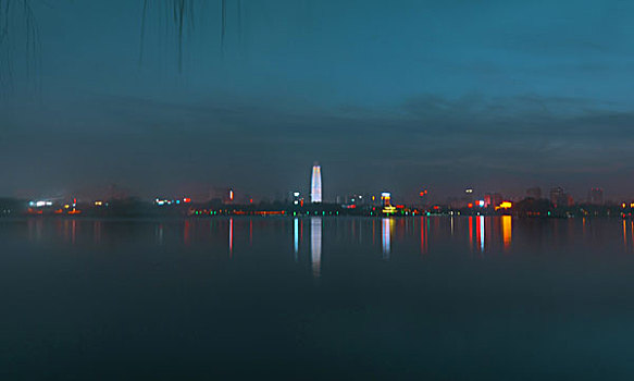 济南大明湖夜景