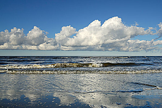 波浪,云,海滩,波罗的海,梅克伦堡前波莫瑞州,德国,欧洲