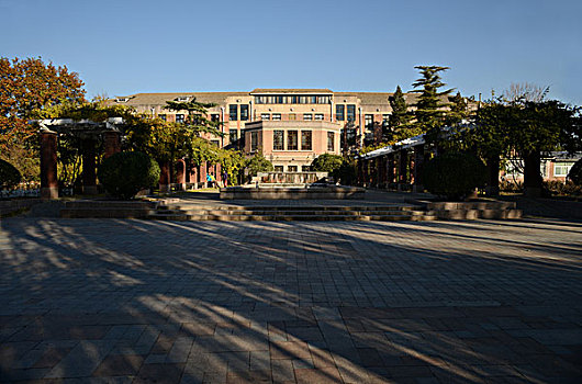 清华大学-生物馆