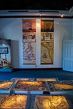 台湾高雄市打狗英国领事官邸展示的各时期的航海图