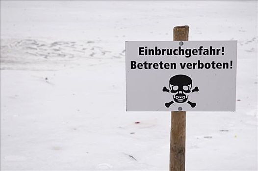 警告标识,骷髅图案,危险,禁止入内,冰冻,湖