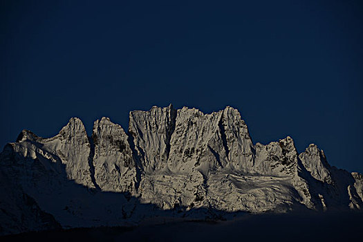 梅里雪山