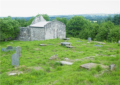 小修道院,北爱尔兰